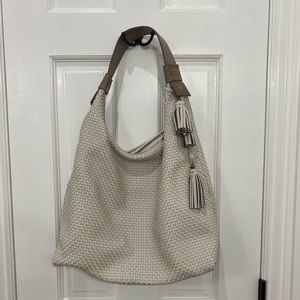 Henry Beguelun white leather shoulder bag.